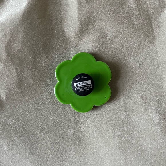 NWOT Crocs Jibbitz Flower Yin Yang Charm - Picture 4 of 4